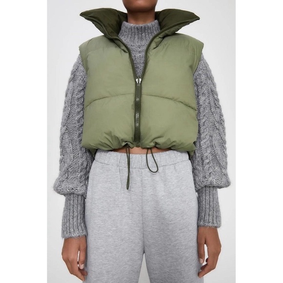 ZARA REVERSIBLE CROPPED PUFFER VEST - Picture 8 of 16